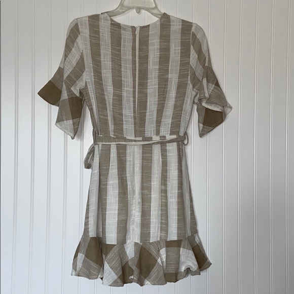 Linen Wrap Ruffle Dress - Picture 4 of 6